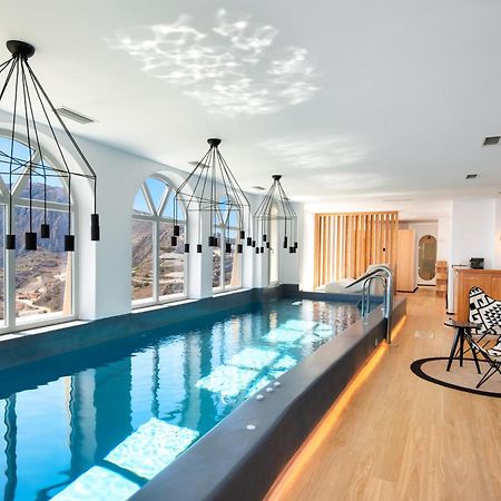 Skyfall Suites - Adults Only Pýrgos Eksteriør bilde
