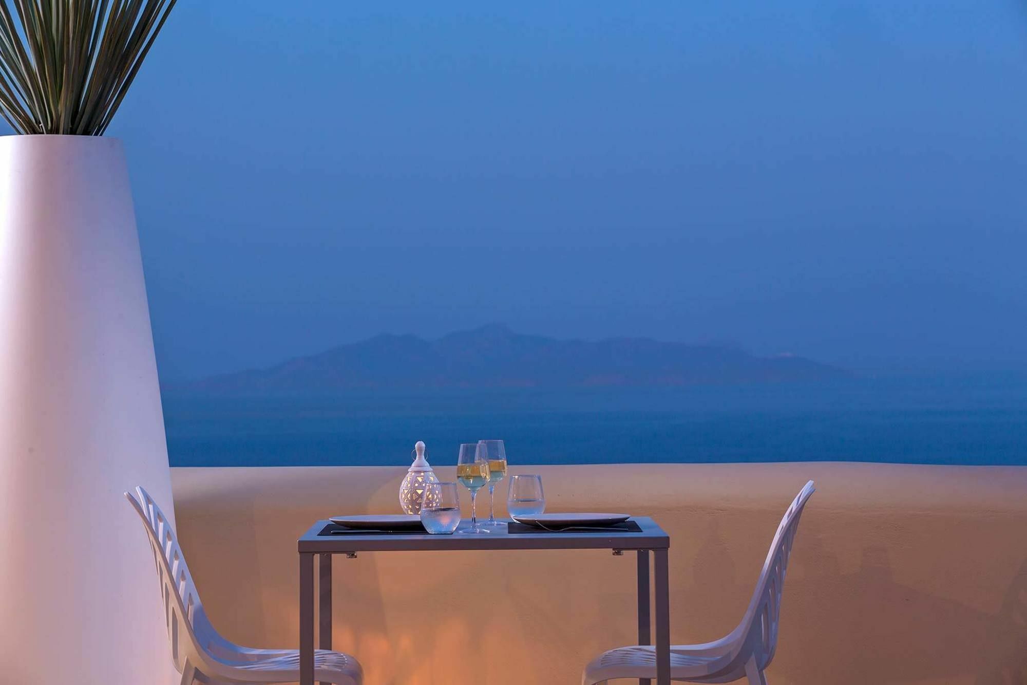 Skyfall Suites - Adults Only Pýrgos Eksteriør bilde